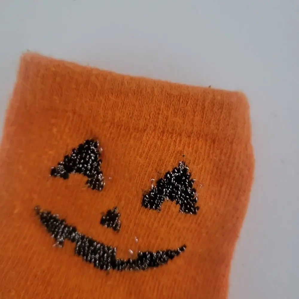 6-12M Fall candy corn hat and pumpkin socks